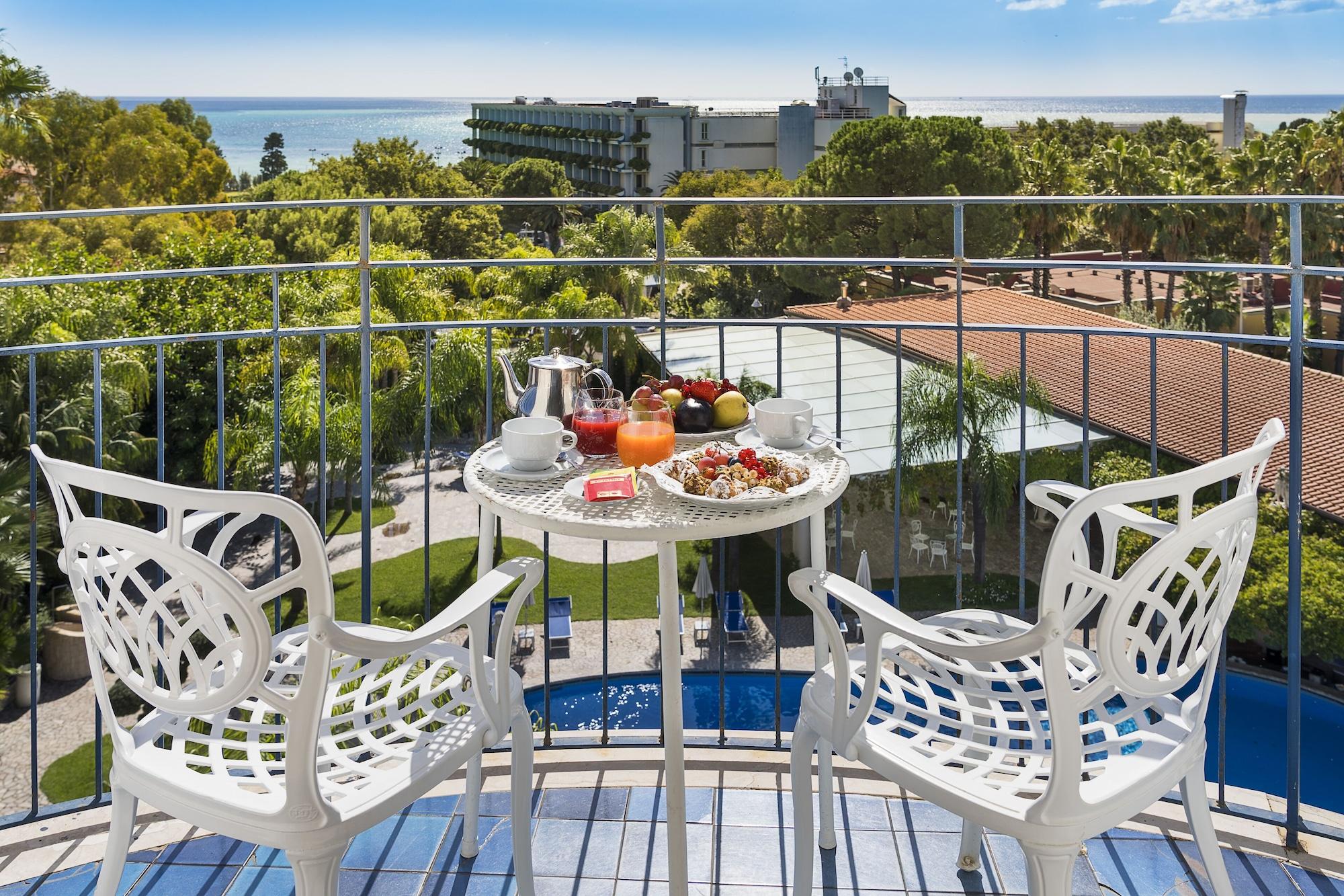 Sant Alphio Garden Hotel & Spa Giardini Naxos Exterior photo